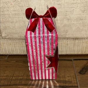 Bath & Body Works Strawberry Snowflakes Set - Red and Pink